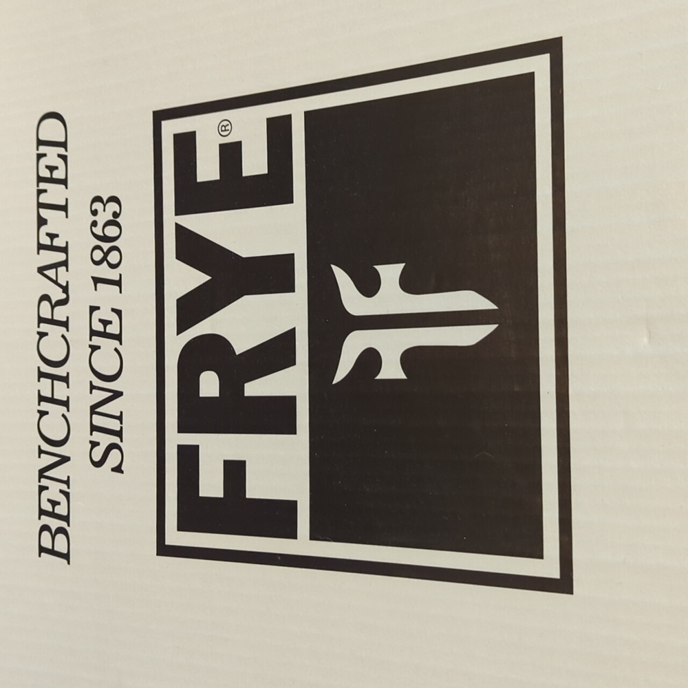 NIB FRYE Melissa Button Back Zip Boot in Grey Size 7.5